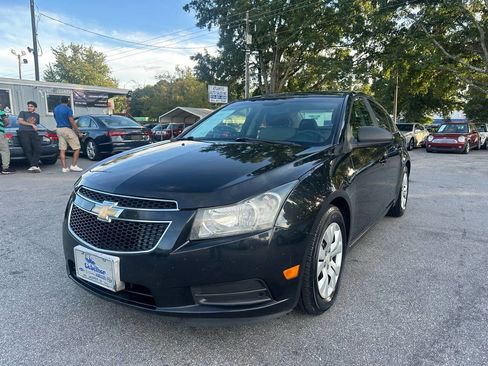 Used 2013 Chevrolet Cruze LS image 1