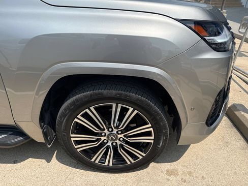 Used 2025 Lexus LX 700h Luxury w/ Appearance Package AWD/4WD image 4