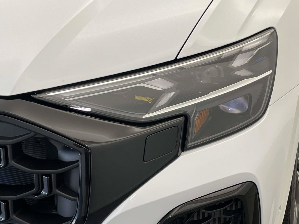 Certified 2025 Audi Q8 Prestige AWD/4WD image 15