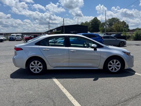 Used 2023 Toyota Corolla LE FWD image 8