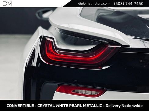 Used 2019 BMW i8 Roadster AWD/4WD image 16