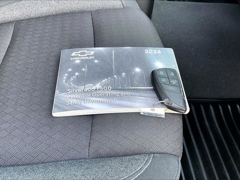 Used 2024 Chevrolet Silverado 1500 LT image 11