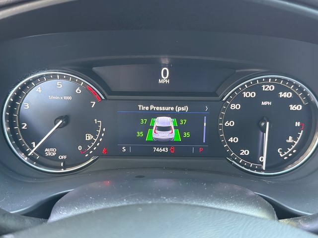 Used 2023 Cadillac XT4 Luxury w/ LPO, Onyx Lite Package FWD image 27
