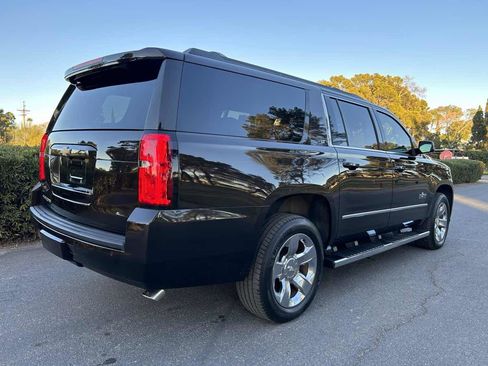 Used 2018 Chevrolet Suburban LT w/ LT Signature Package image 5