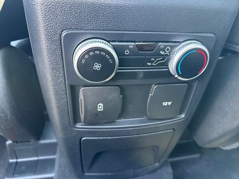 Used 2023 Ford Explorer XLT w/ Equipment Group 202A AWD/4WD image 18