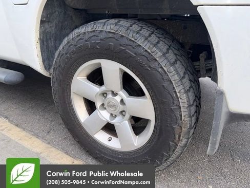 Used 2004 Nissan Titan SE AWD/4WD image 8