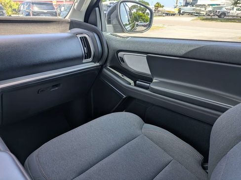 Used 2025 Ford Expedition Active RWD image 21