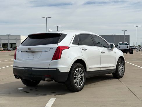 Used 2017 Cadillac XT5 Luxury w/ Driver Awareness Package image 7