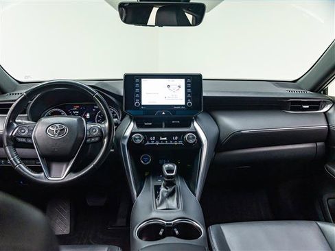 Used 2022 Toyota Venza XLE AWD/4WD image 18