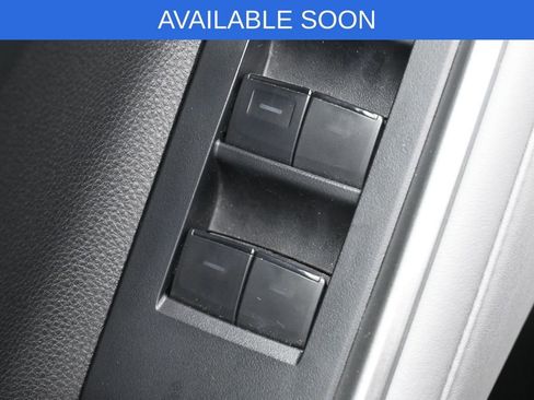 Used 2022 Toyota Highlander XLE AWD/4WD image 14