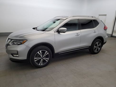 Used 2017 Nissan Rogue SL w/ SL Premium Package image 2