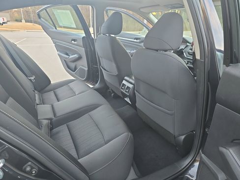 Used 2019 Nissan Altima 2.5 SV image 11