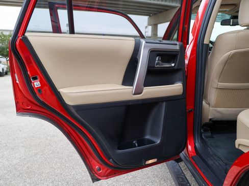 Used 2022 Toyota 4Runner SR5 Premium w/ Moonroof Package RWD image 40