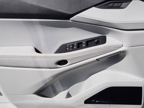 New 2026 Jeep Cherokee Overland image 17