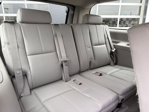 Used 2014 GMC Yukon XL SLT w/ SLT Chrome Package image 22