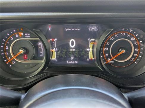 Used 2025 Jeep Gladiator Mojave w/ Convenience Group AWD/4WD image 11