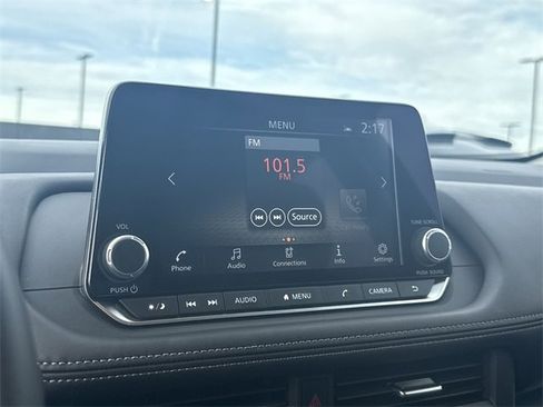 Certified 2025 Nissan Rogue SV image 16