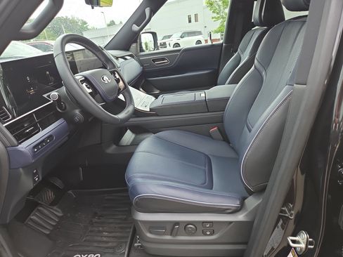 Used 2026 INFINITI QX80 4WD w/ Sport Exterior Package image 5