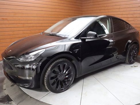 Used 2024 Tesla Model Y Performance AWD/4WD image 7