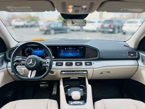 Certified 2024 Mercedes-Benz GLS 450 4MATIC image 10