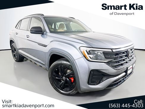 Used 2025 Volkswagen Atlas Cross Sport SEL R-Line image 1