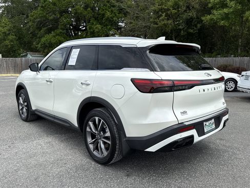 Used 2023 INFINITI QX60 Luxe w/ Cargo Package FWD image 3