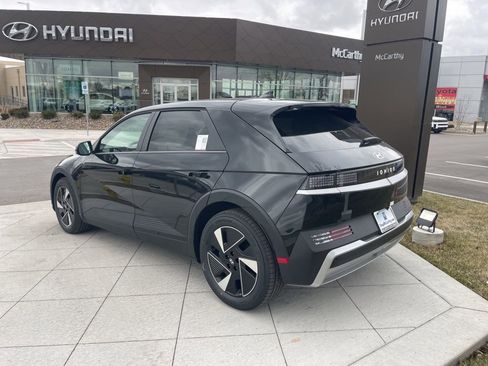 New 2026 Hyundai Ioniq 5 SE RWD image 3
