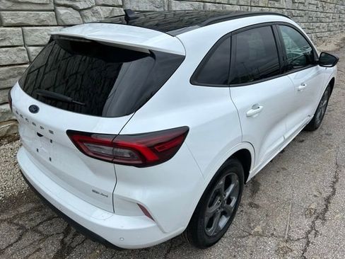 Certified 2023 Ford Escape ST-Line w/ Tech Pack #1 AWD/4WD image 5