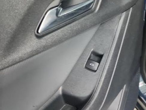 Used 2025 Chevrolet Equinox LT FWD image 29