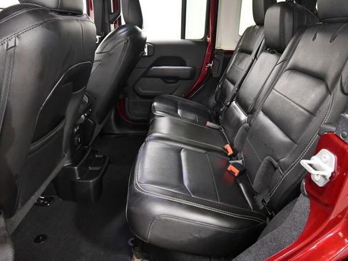Used 2021 Jeep Wrangler Unlimited Sahara w/ Dual Top Group AWD/4WD image 15