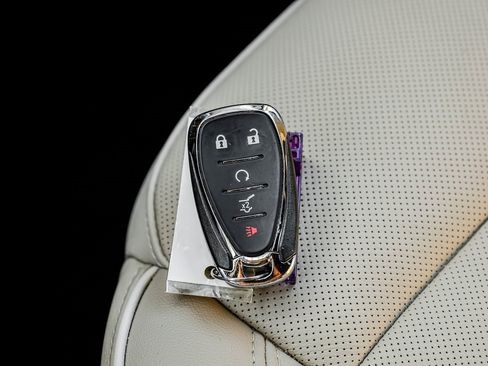 Used 2023 Chevrolet Traverse Premier image 70