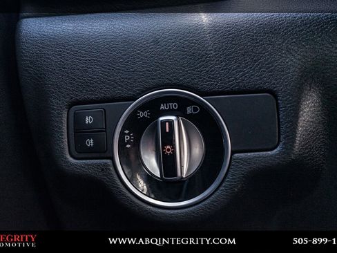 Used 2019 INFINITI QX30 ESSENTIAL w/ Cargo Package image 22