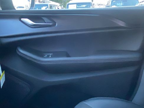 New 2025 Jeep Grand Cherokee L Altitude image 17