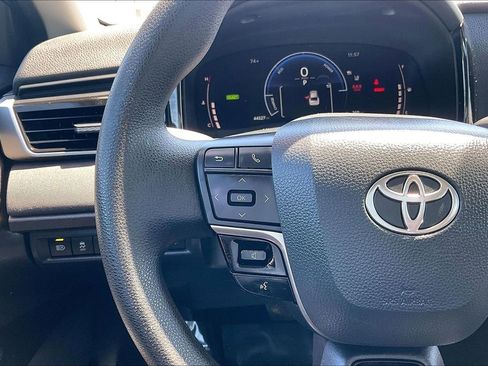 Used 2025 Toyota Camry LE image 16