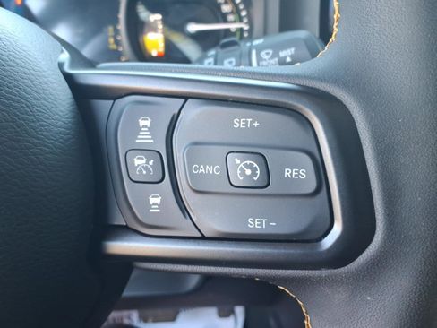 Used 2024 Jeep Wrangler Unlimited w/ Convenience Group AWD/4WD image 24