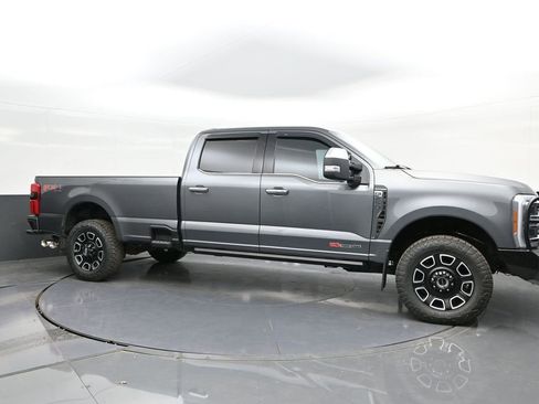 Certified 2023 Ford F250 Platinum image 17
