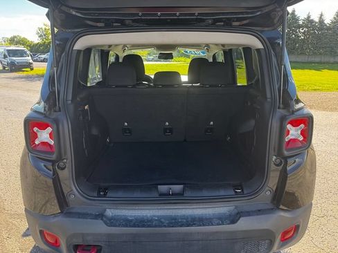 Certified 2023 Jeep Renegade Trailhawk AWD/4WD image 17