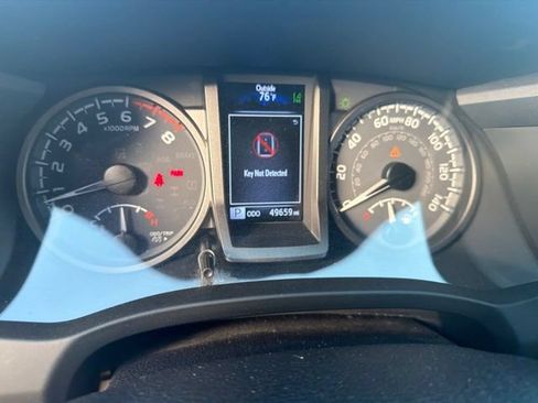 Used 2023 Toyota Tacoma TRD Off-Road AWD/4WD image 12