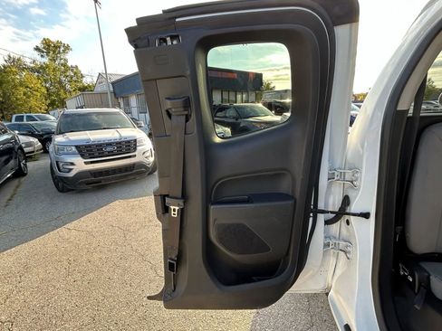 Used 2016 GMC Canyon 4x4 Extended Cab w/ Convenience Package image 12