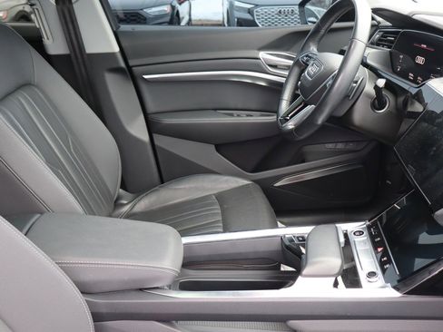 Used 2022 Audi e-tron Premium Plus w/ Premium Plus Package image 15