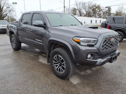 Used 2022 Toyota Tacoma TRD Sport w/ Technology Package image 1