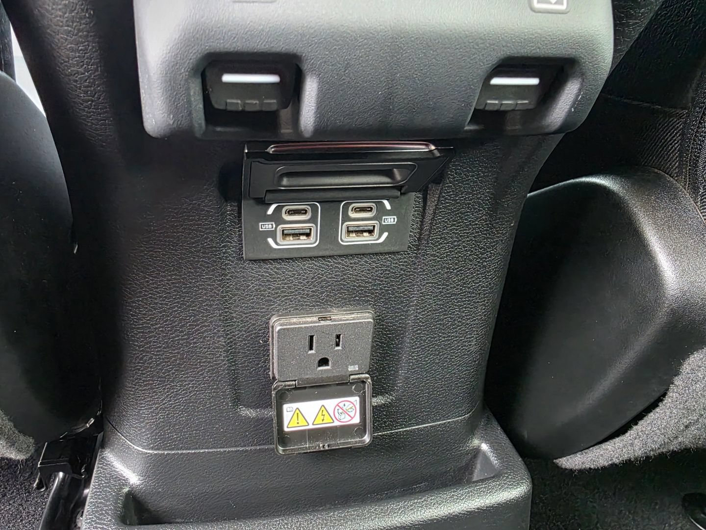 Used 2021 Jeep Wrangler Unlimited Sahara AWD/4WD image 31