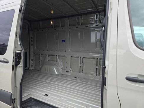 Used 2026 Mercedes-Benz Sprinter 2500 image 15