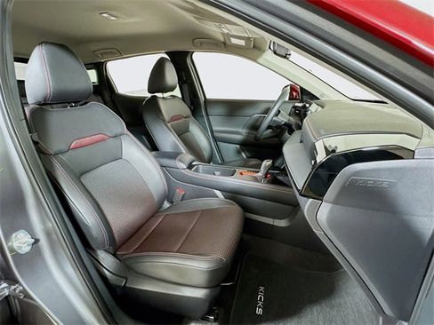 Used 2025 Nissan Kicks SR image 24