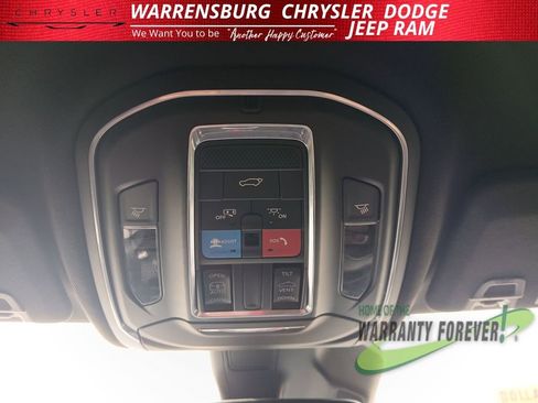 Used 2024 Jeep Grand Cherokee L Altitude image 29