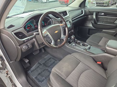 Used 2017 Chevrolet Traverse LT AWD/4WD image 20