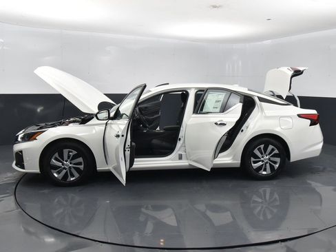 Certified 2025 Nissan Altima 2.5 S image 39