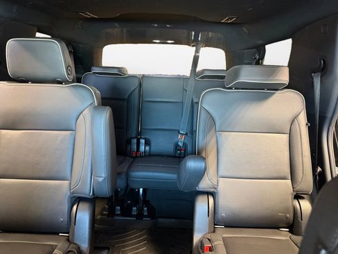 Used 2022 GMC Yukon SLT w/ SLT Premium Package AWD/4WD image 15