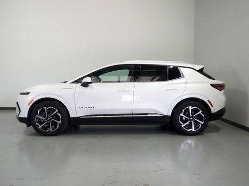 Used 2024 Chevrolet Equinox EV FWD LT w/ 2LT image 8