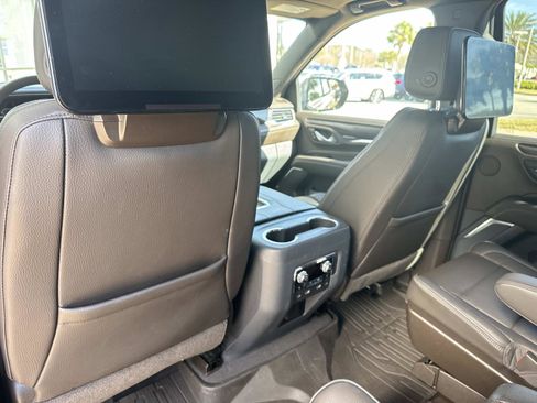 Used 2021 GMC Yukon Denali image 13